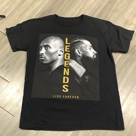 LEGENDS LIVE FOREVER KOBE BRYANT AND NIPSEY HUSSLE T-SHIRT IN BLACK SIZE XL - Picture 5 of 9